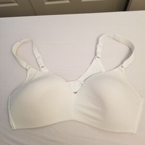 Warners All You Need Wireless bra Size 38C White RN 2771A